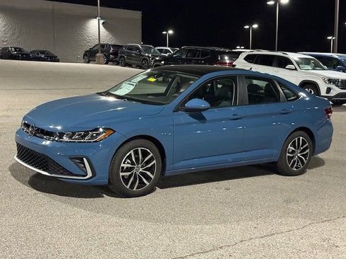 New 2026 Volkswagen Jetta SE image 9