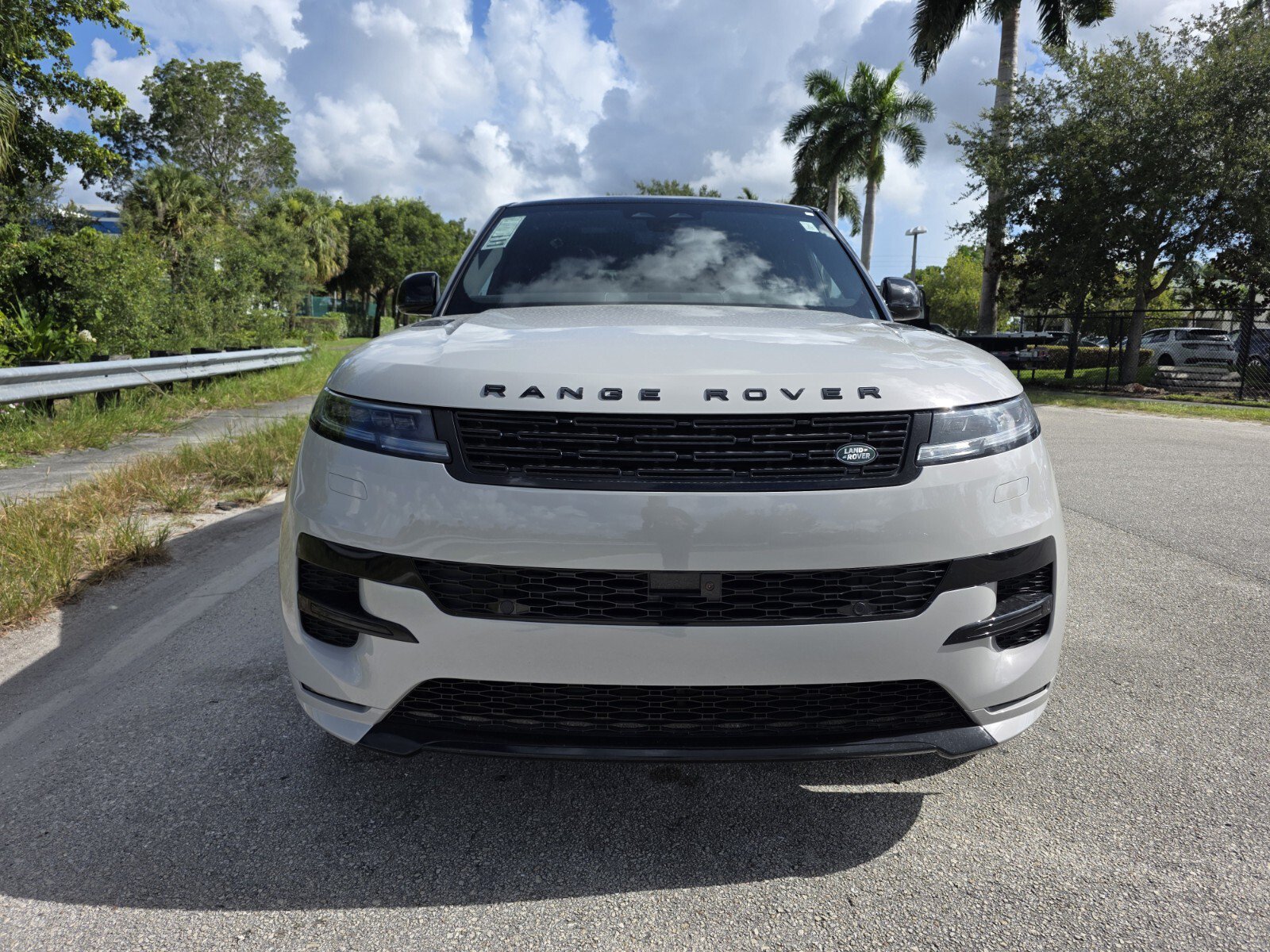 New 2026 Land Rover Range Rover Sport Dynamic SE AWD/4WD image 8