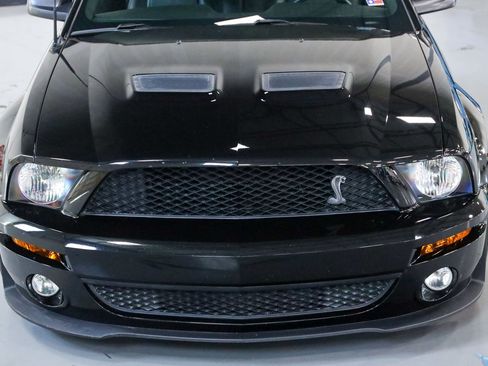 Used 2007 Ford Mustang Shelby GT500 RWD image 32