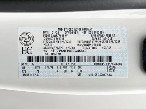 Used 2025 Ford F250 Platinum image 32