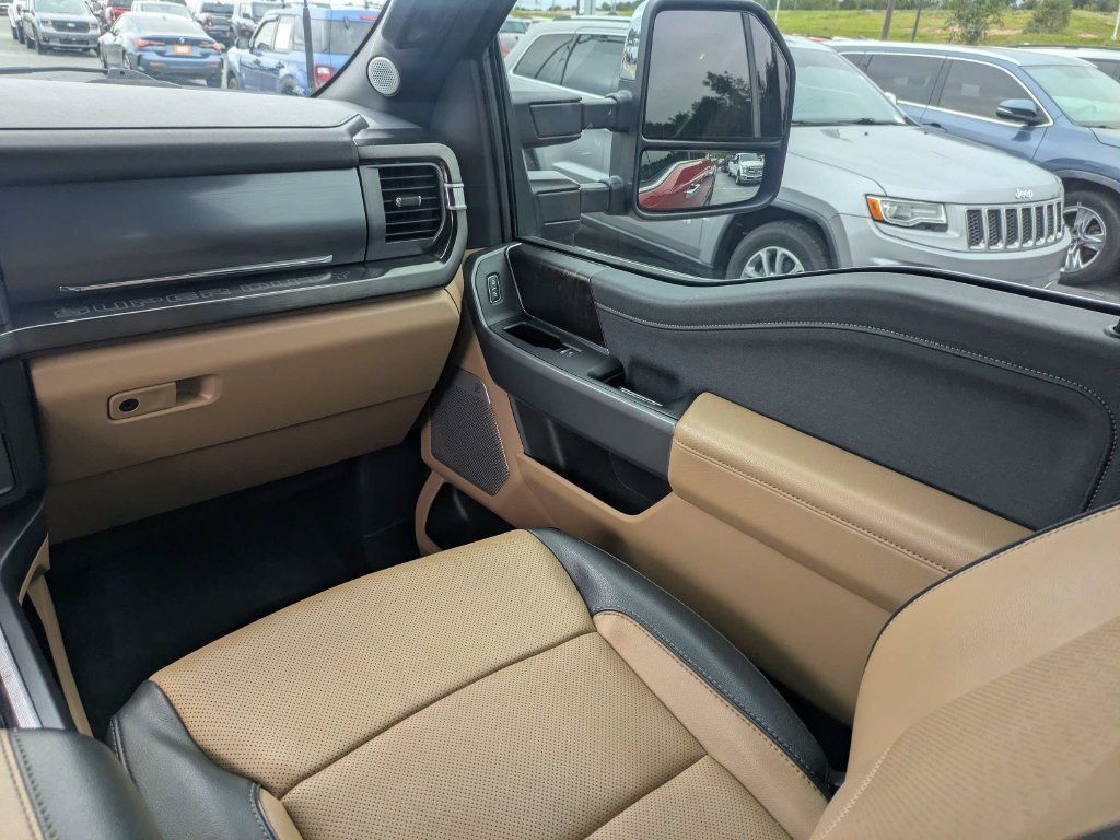 Used 2023 Ford F250 Lariat w/ Lariat Ultimate Package AWD/4WD image 18
