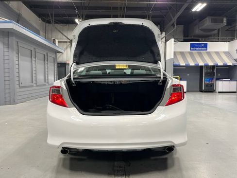 Used 2012 Toyota Camry XLE FWD image 9