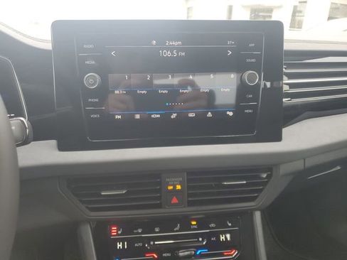 New 2026 Volkswagen Jetta SE FWD image 28