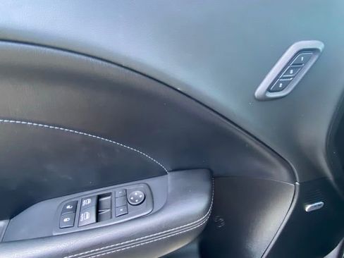 Used 2022 Dodge Challenger R/T Scat Pack RWD image 19
