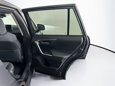 Used 2025 Toyota RAV4 XLE w/ Convenience Package FWD image 30