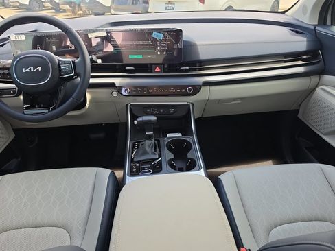 New 2026 Kia Carnival EX FWD image 13