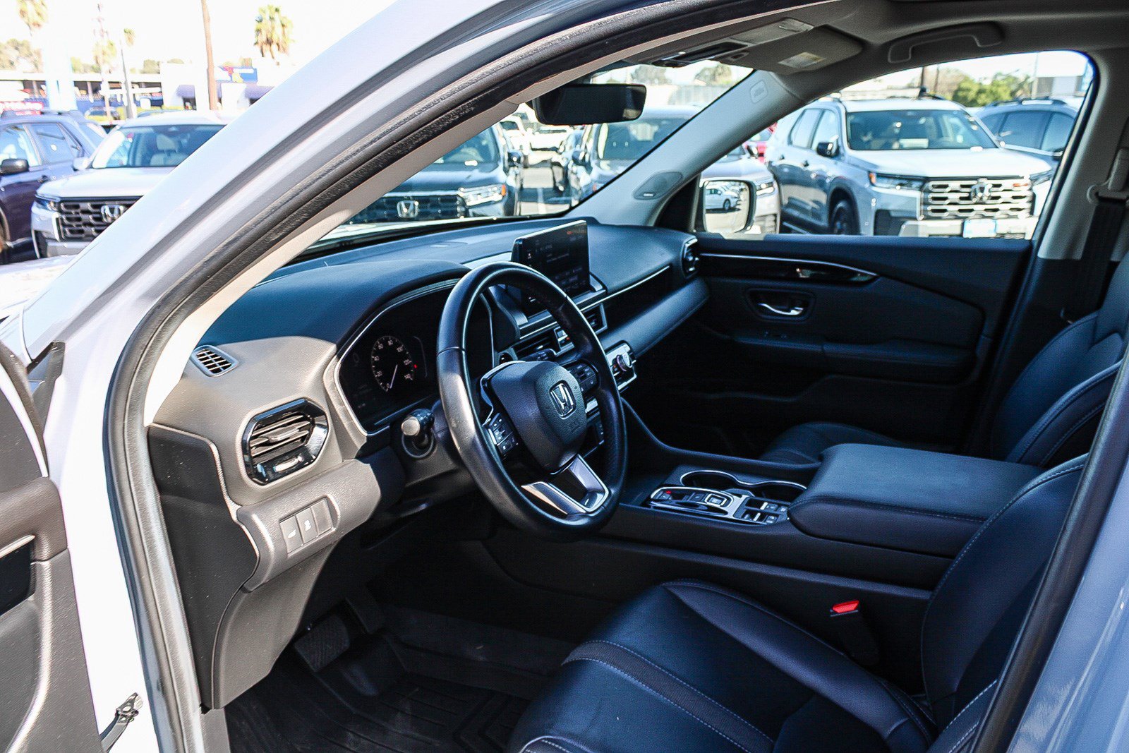 Used 2025 Honda Pilot Touring image 19