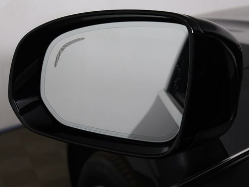 Used 2023 Volvo XC60 B5 Plus AWD/4WD image 37