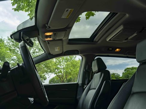Used 2023 Honda Odyssey Touring image 36