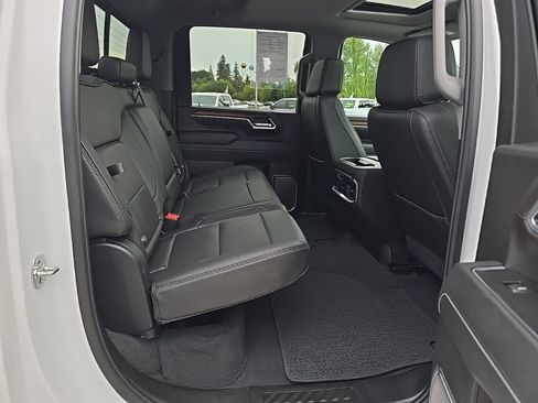 Used 2025 GMC Sierra 3500 Denali AWD/4WD image 31