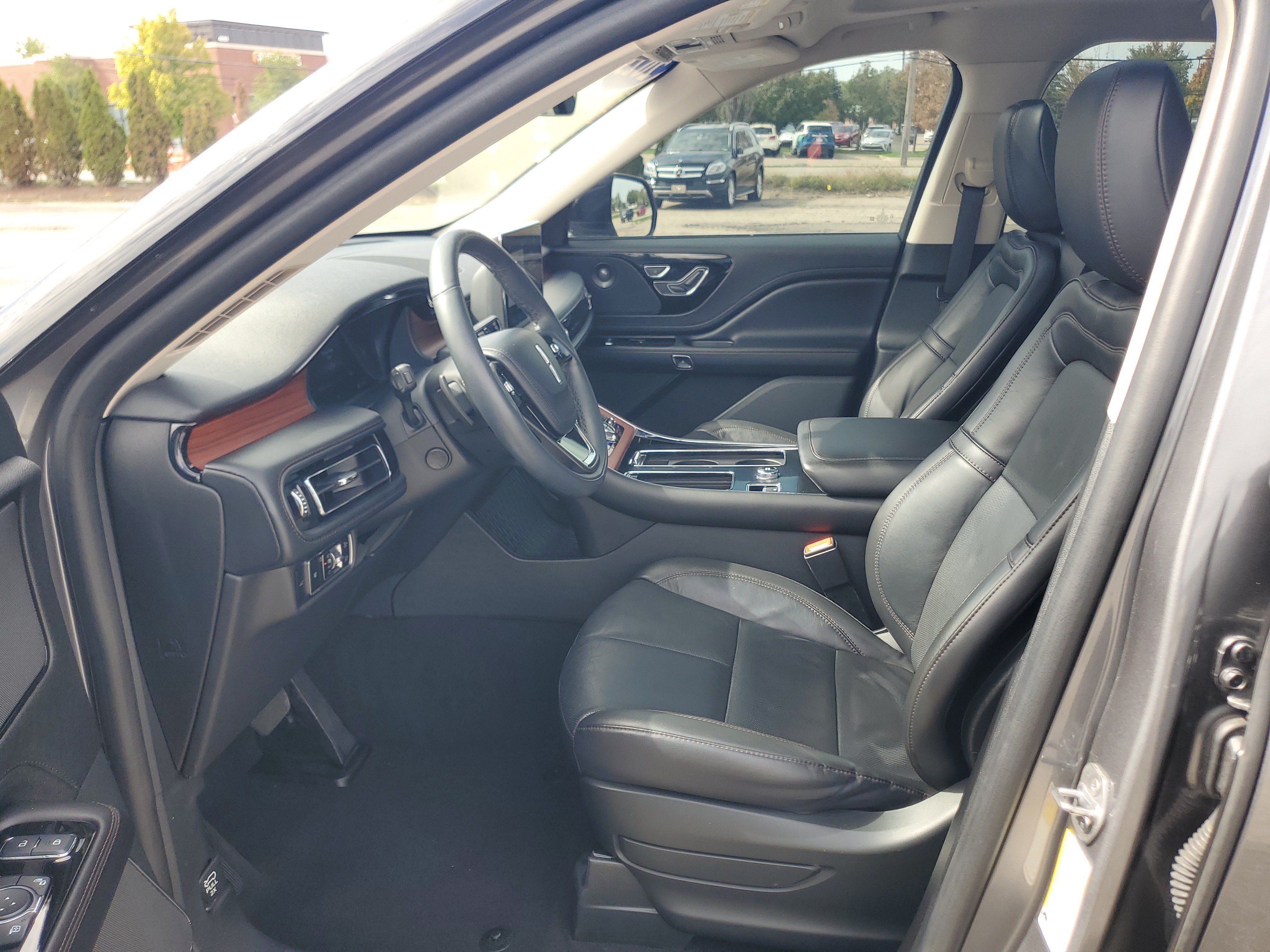 Used 2023 Lincoln Aviator Reserve w/ Equipment Group 201A AWD/4WD image 12