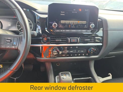Used 2025 Nissan Pathfinder SV FWD image 11