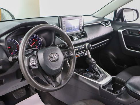 Used 2021 Toyota RAV4 LE image 22