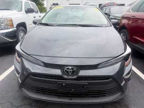Used 2025 Toyota Corolla LE FWD image 2
