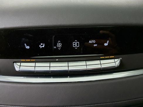 Used 2022 Cadillac Escalade Premium Luxury image 27