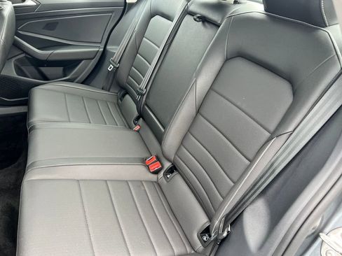 Used 2024 Volkswagen Jetta SE image 12