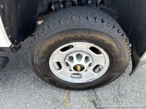 Used 2019 Chevrolet Silverado 2500 LT AWD/4WD image 12