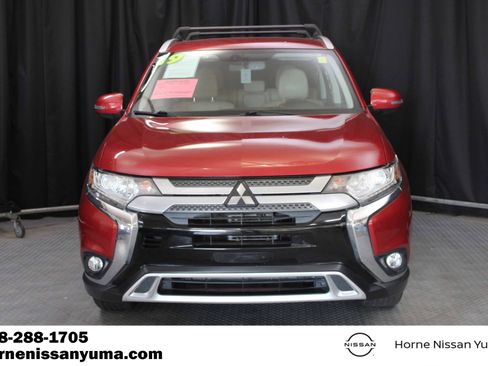 Used 2019 Mitsubishi Outlander FWD image 2