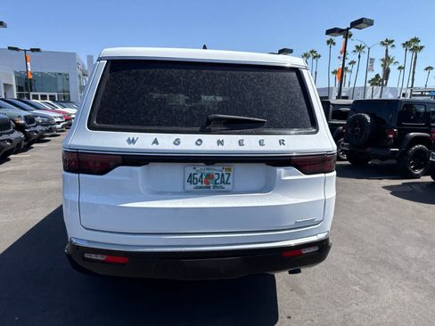 Used 2024 Jeep Wagoneer L Series II RWD image 18
