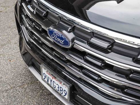 Used 2025 Ford Explorer Active image 8