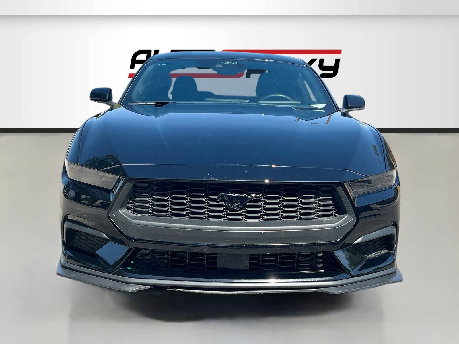 Used 2024 Ford Mustang Coupe RWD image 2