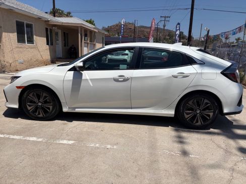 Used 2017 Honda Civic EX image 2