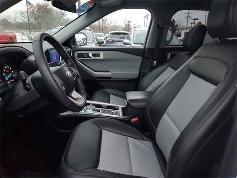 Certified 2023 Ford Explorer XLT w/ Equipment Group 202A image 10