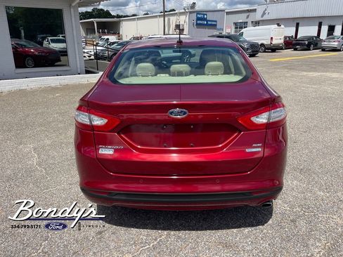 Used 2016 Ford Fusion SE w/ Equipment Group 202A FWD image 13
