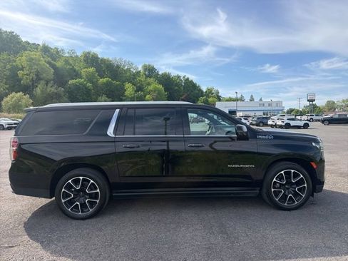Used 2023 Chevrolet Suburban High Country AWD/4WD image 6