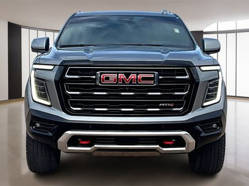 Used 2025 GMC Yukon XL AT4 w/ AT4 Premium Package image 3