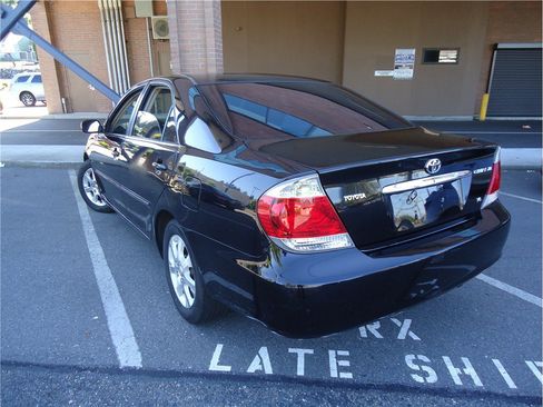 Used 2006 Toyota Camry XLE FWD image 8