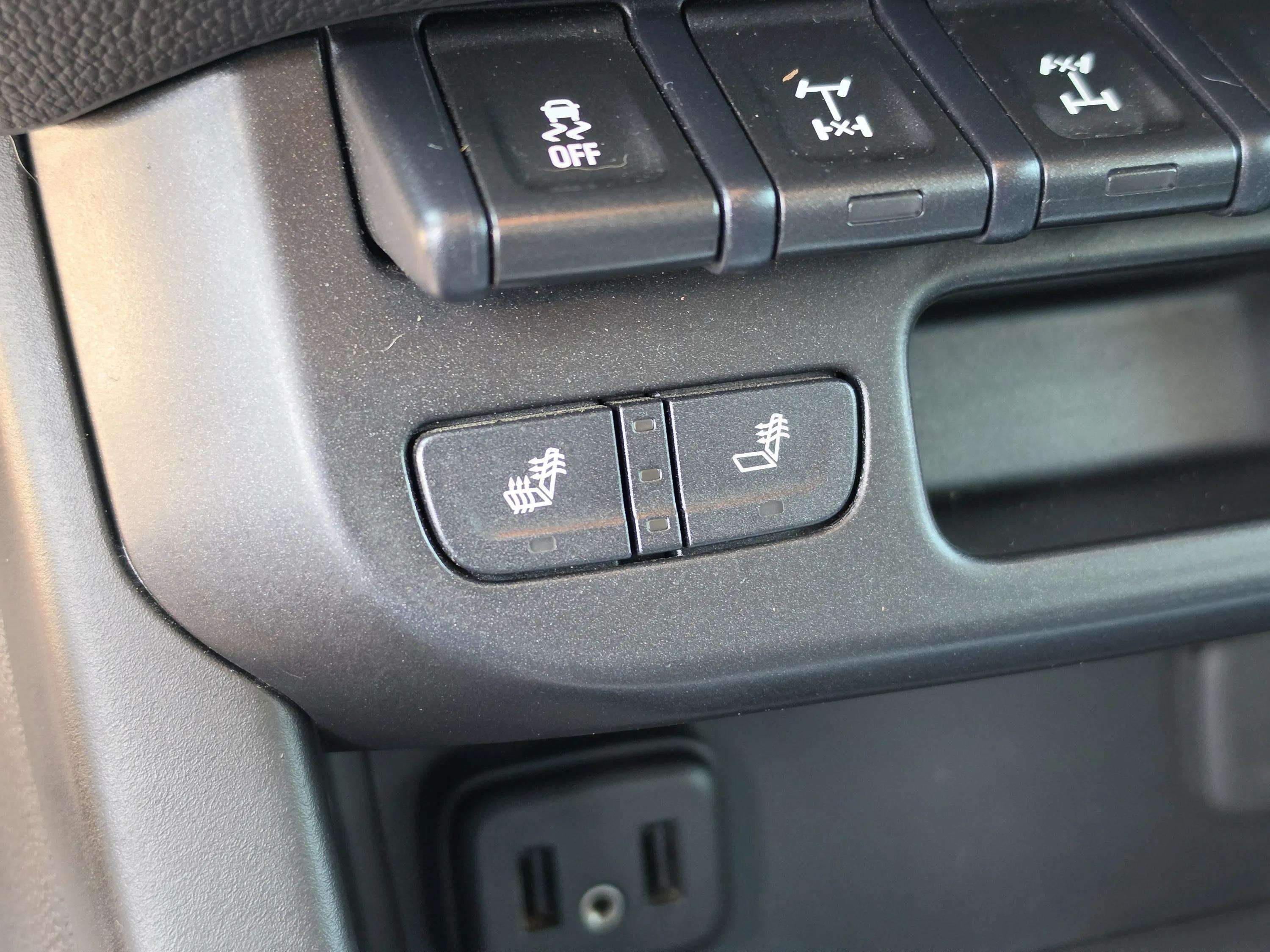Used 2019 Chevrolet Colorado ZR2 w/ Colorado ZR2 Bison Edition AWD/4WD image 30