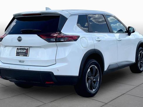Used 2024 Nissan Rogue SV AWD/4WD image 12
