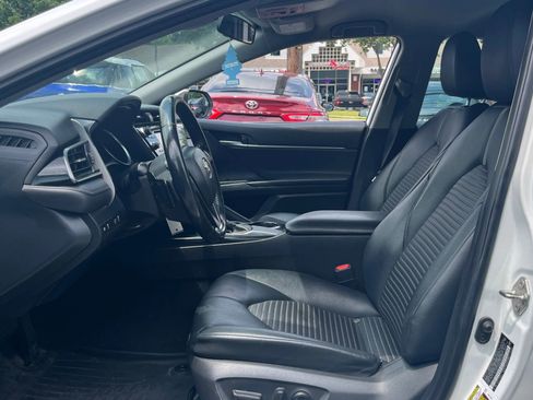 Used 2019 Toyota Camry SE image 9