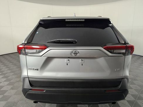 Used 2021 Toyota RAV4 LE image 6