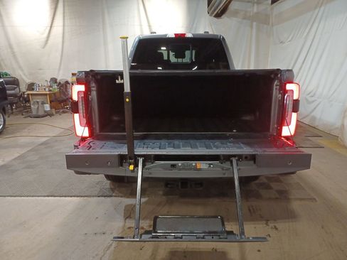 Used 2023 Ford F250 Platinum image 20