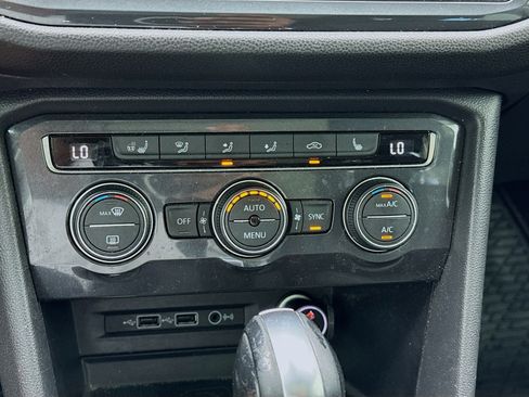 Used 2020 Volkswagen Tiguan SEL image 12