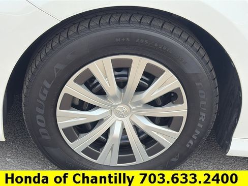 Used 2022 Toyota Camry LE FWD image 24