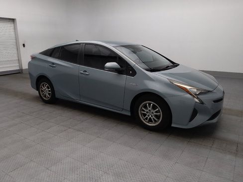 Used 2017 Toyota Prius Three FWD image 11