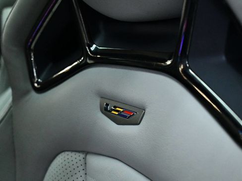 Used 2016 Cadillac CTS V w/ Luxury Package image 33