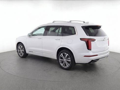 Used 2023 Cadillac XT6 Premium Luxury FWD image 3