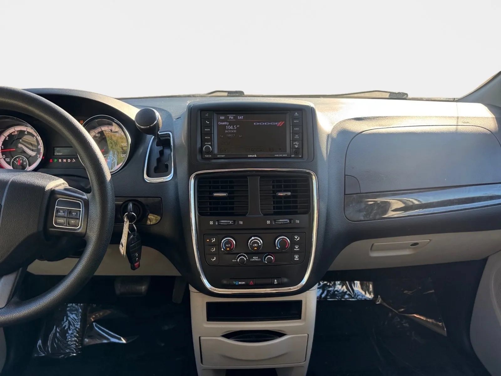 Used 2018 Dodge Grand Caravan SE w/ UConnect Hands-Free Group FWD image 15