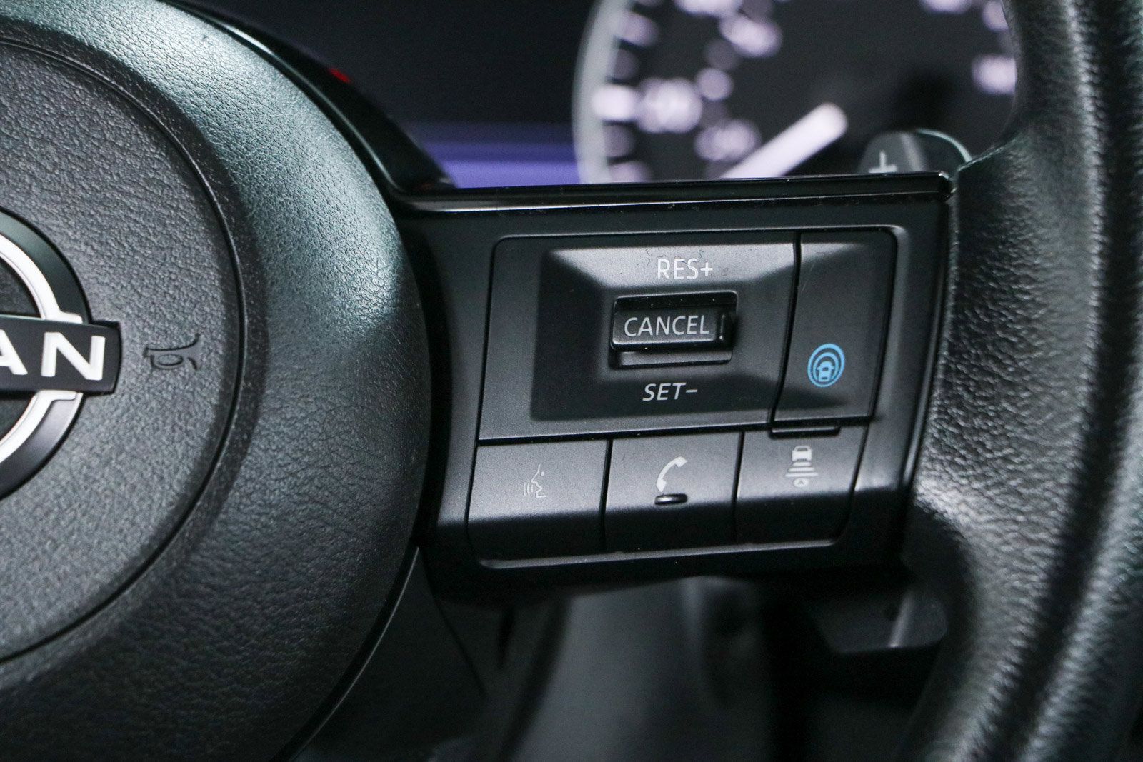 Used 2023 Nissan Rogue SV FWD image 14