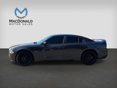 Used 2014 Dodge Charger SXT RWD image 4