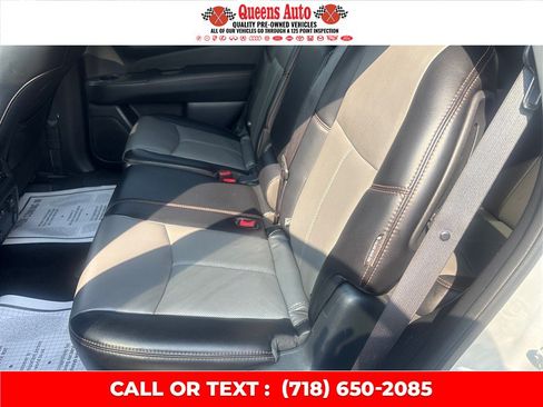 Used 2020 Nissan Pathfinder SL AWD/4WD image 54