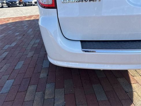 Used 2019 Dodge Grand Caravan SE image 8