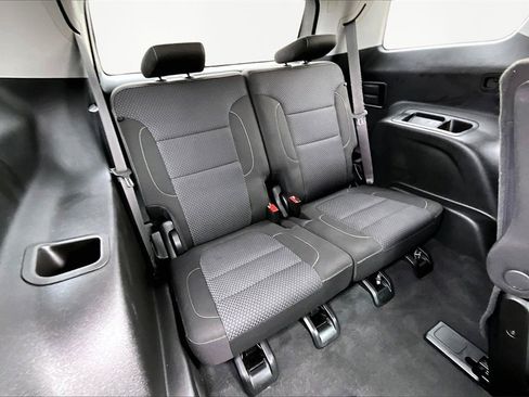 Used 2023 GMC Acadia SLE image 28