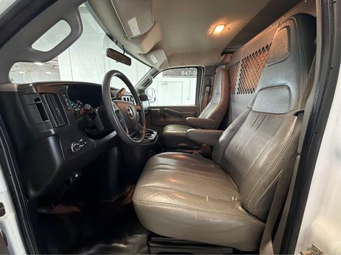 Used 2018 GMC Savana 2500 w/ Driver Convenience Package RWD image 9