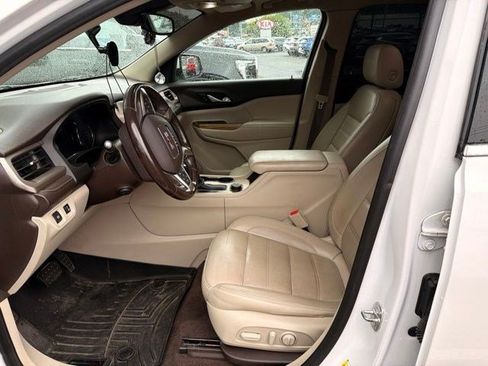 Used 2019 GMC Acadia Denali w/ Technology Package AWD/4WD image 32