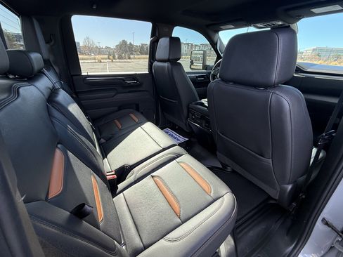 Used 2025 GMC Sierra 2500 AT4 image 10